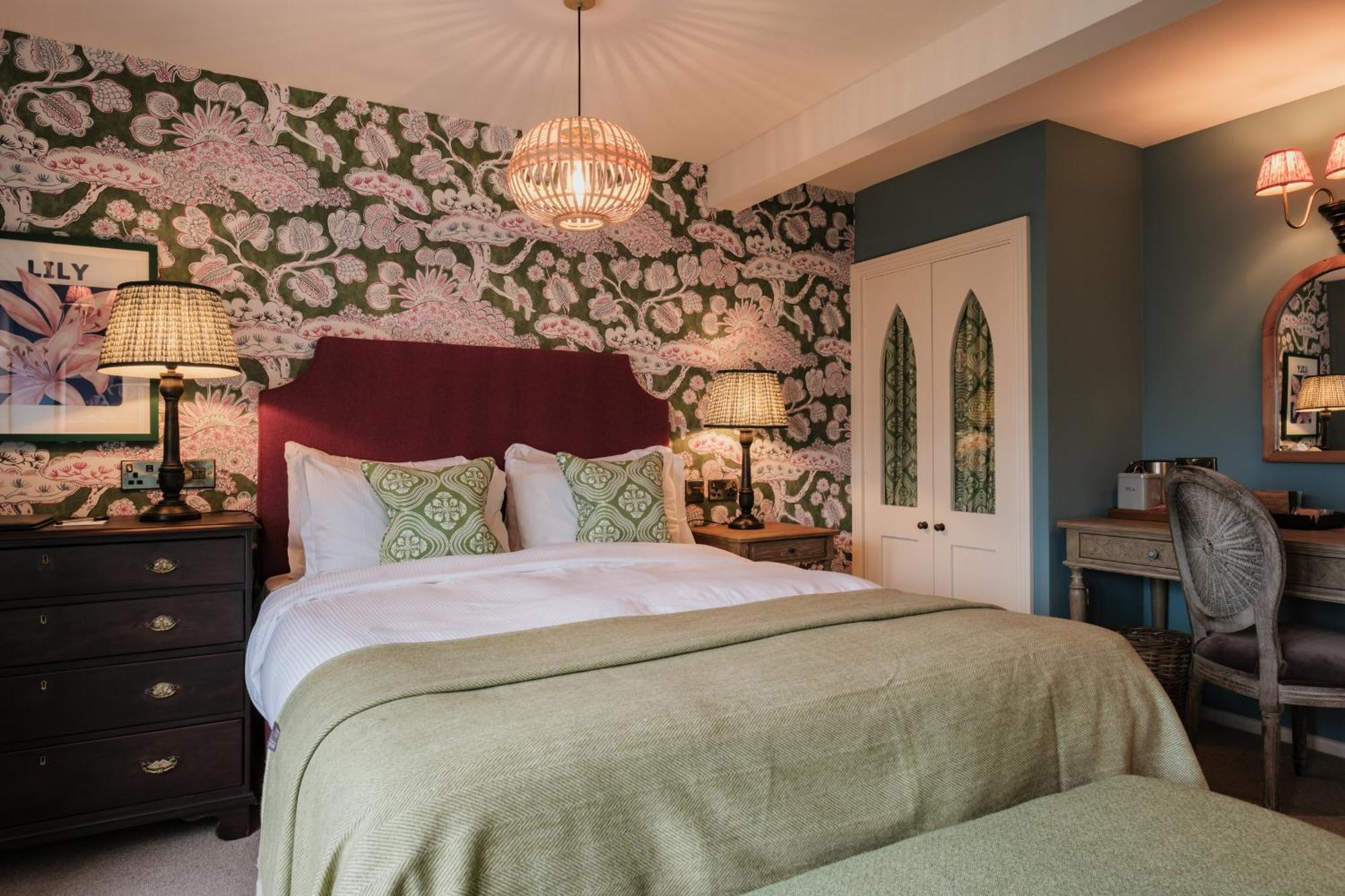 Отель The Manor House 4*