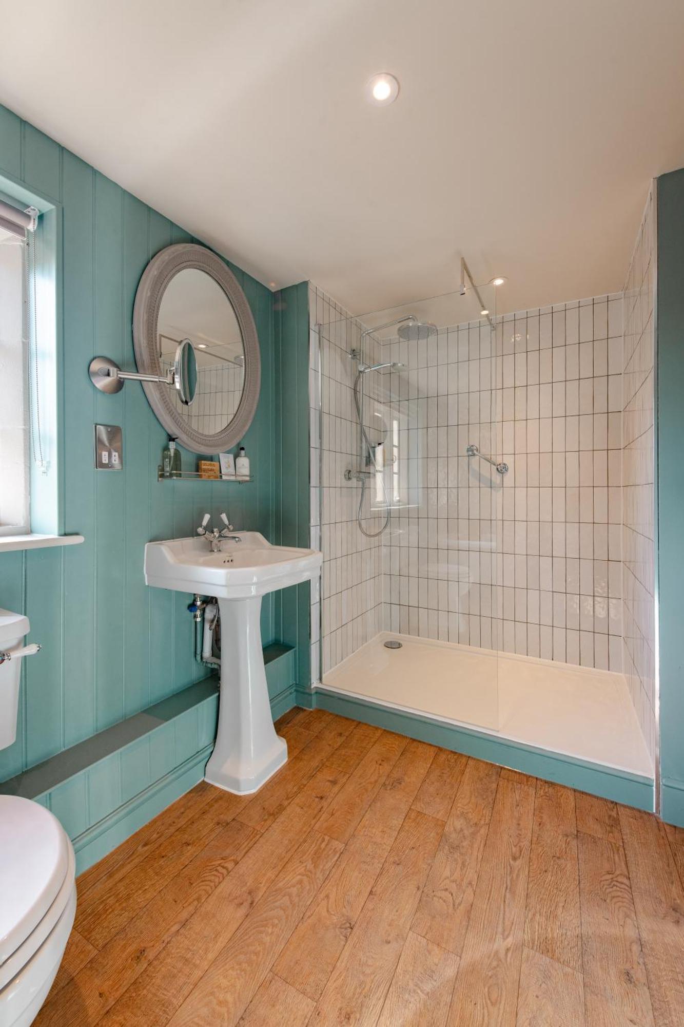 The Manor House 4*