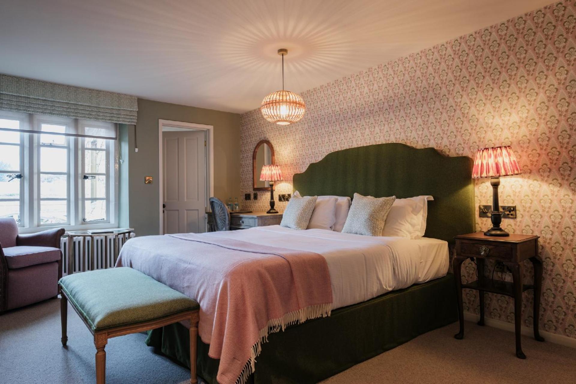The Manor House 4*