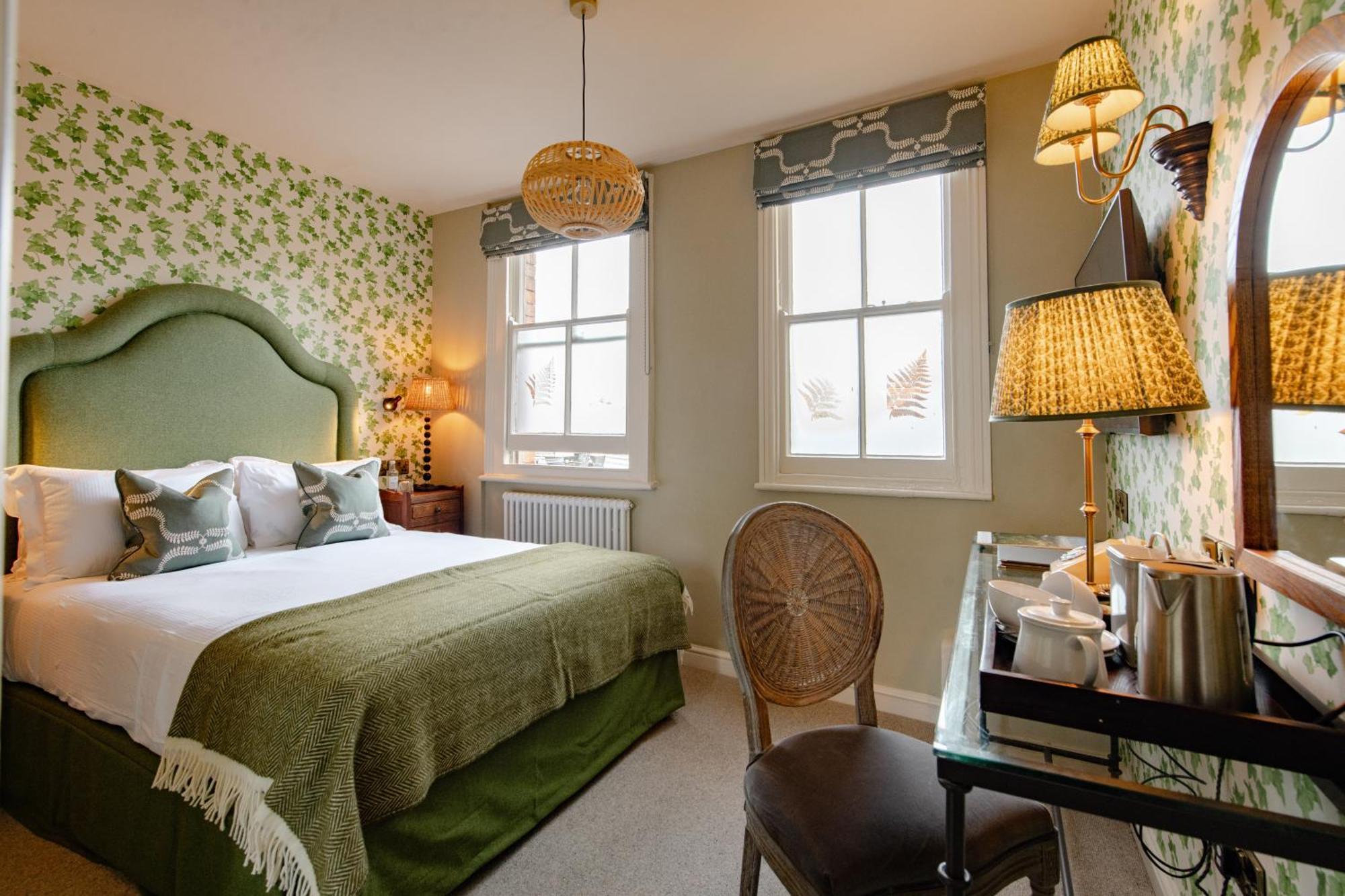 The Manor House 4*